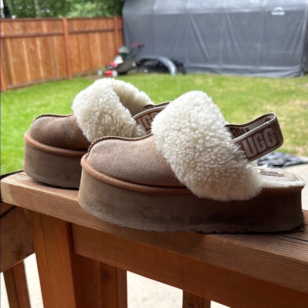 UGG Fluffy Shearling Platform Slides 8 US